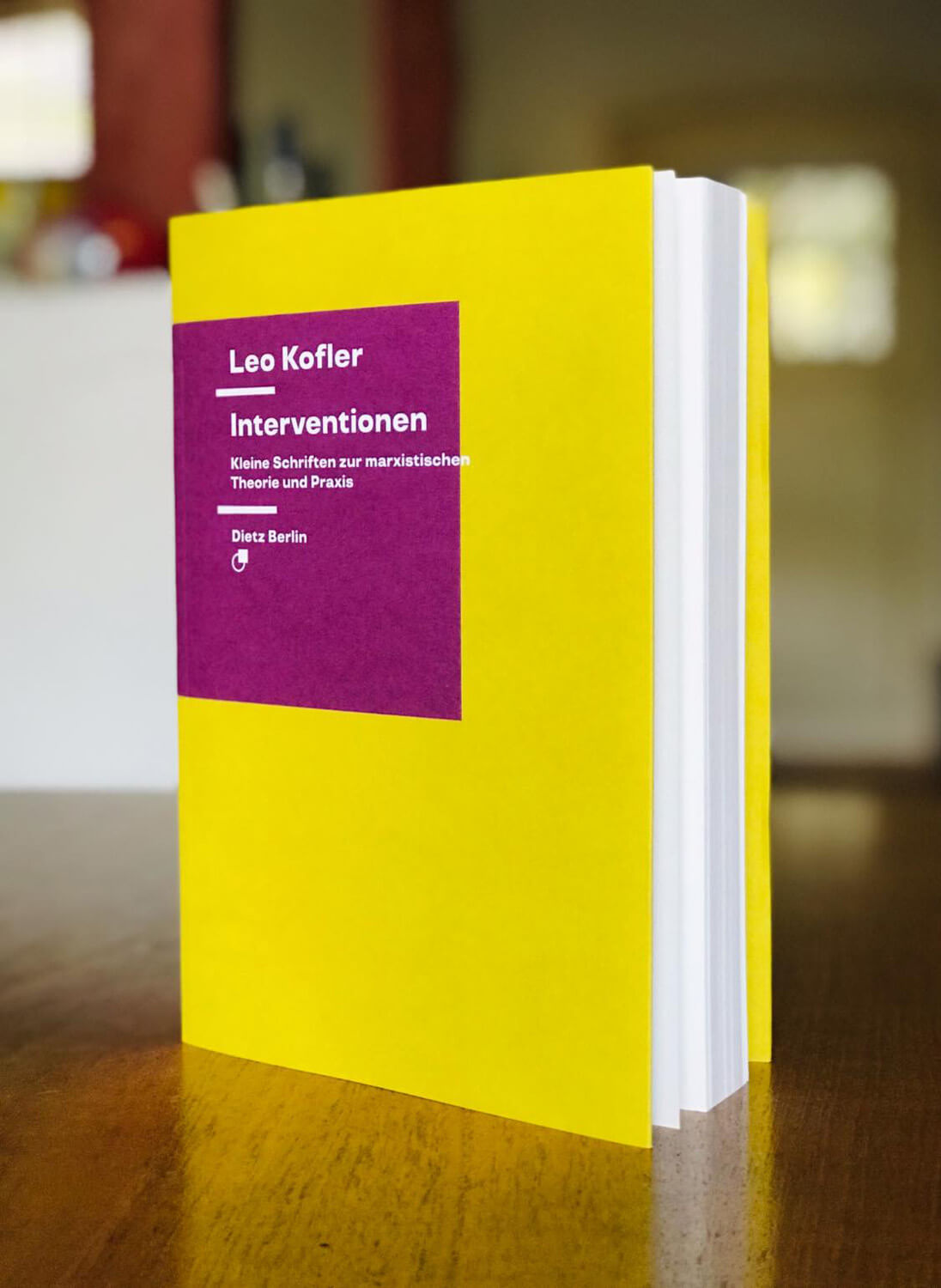 Buchcover „Interventionen“ von Leo Kofler, 2024